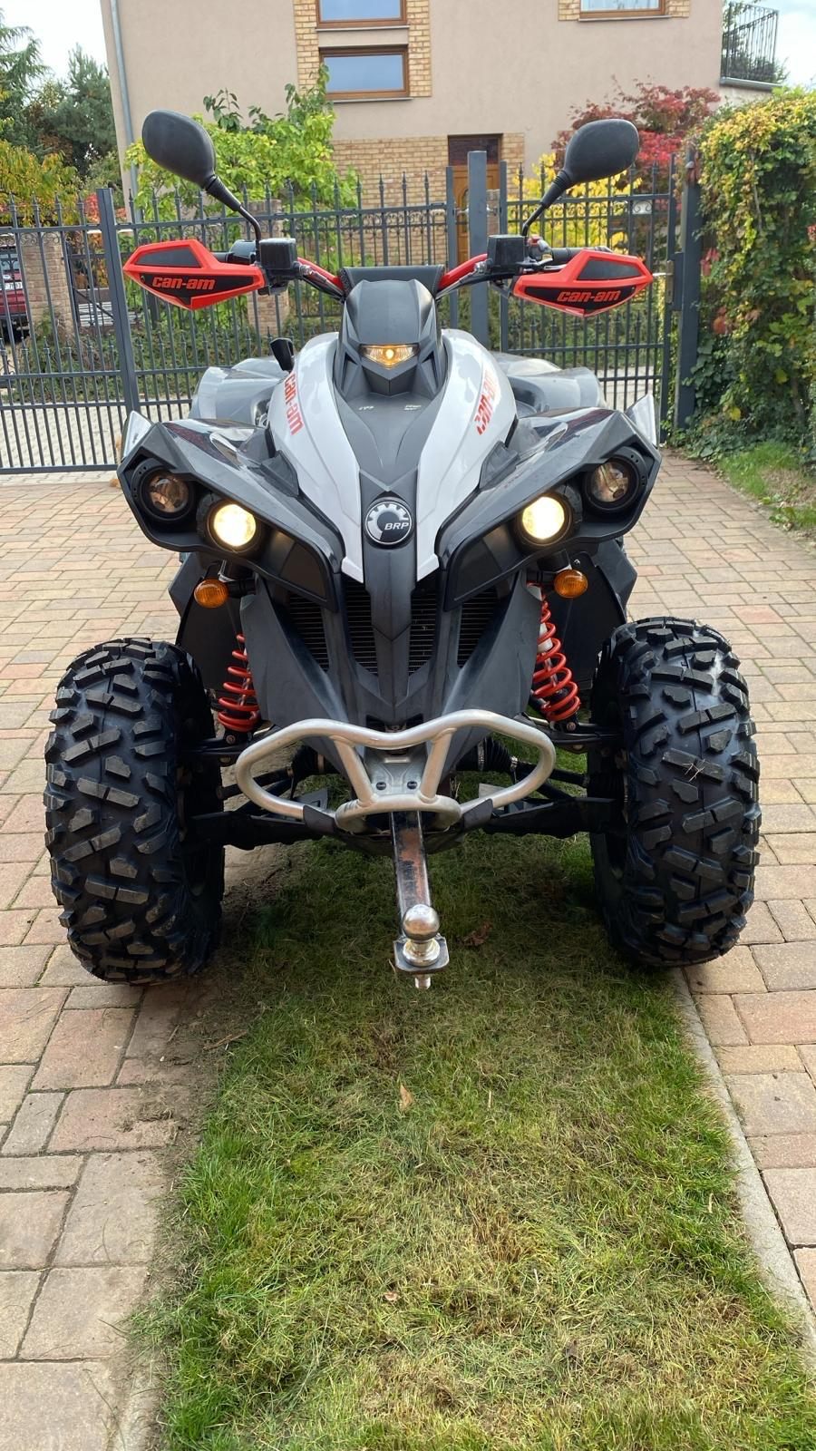 Čtyřkolka Can-Am 570